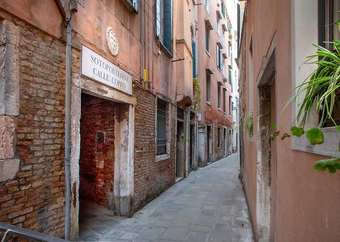 ゲストハウス Daplace - Antica Casa Coppo 1 3*