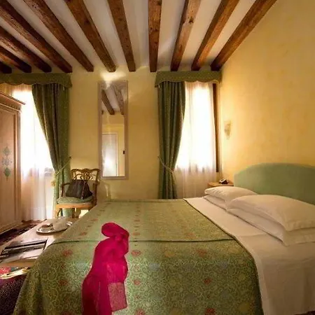 Daplace - Antica Casa Coppo 1 3* Venedik